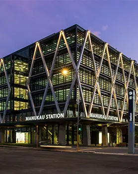 Tìa nhà học viện Manukau Institute of Technology