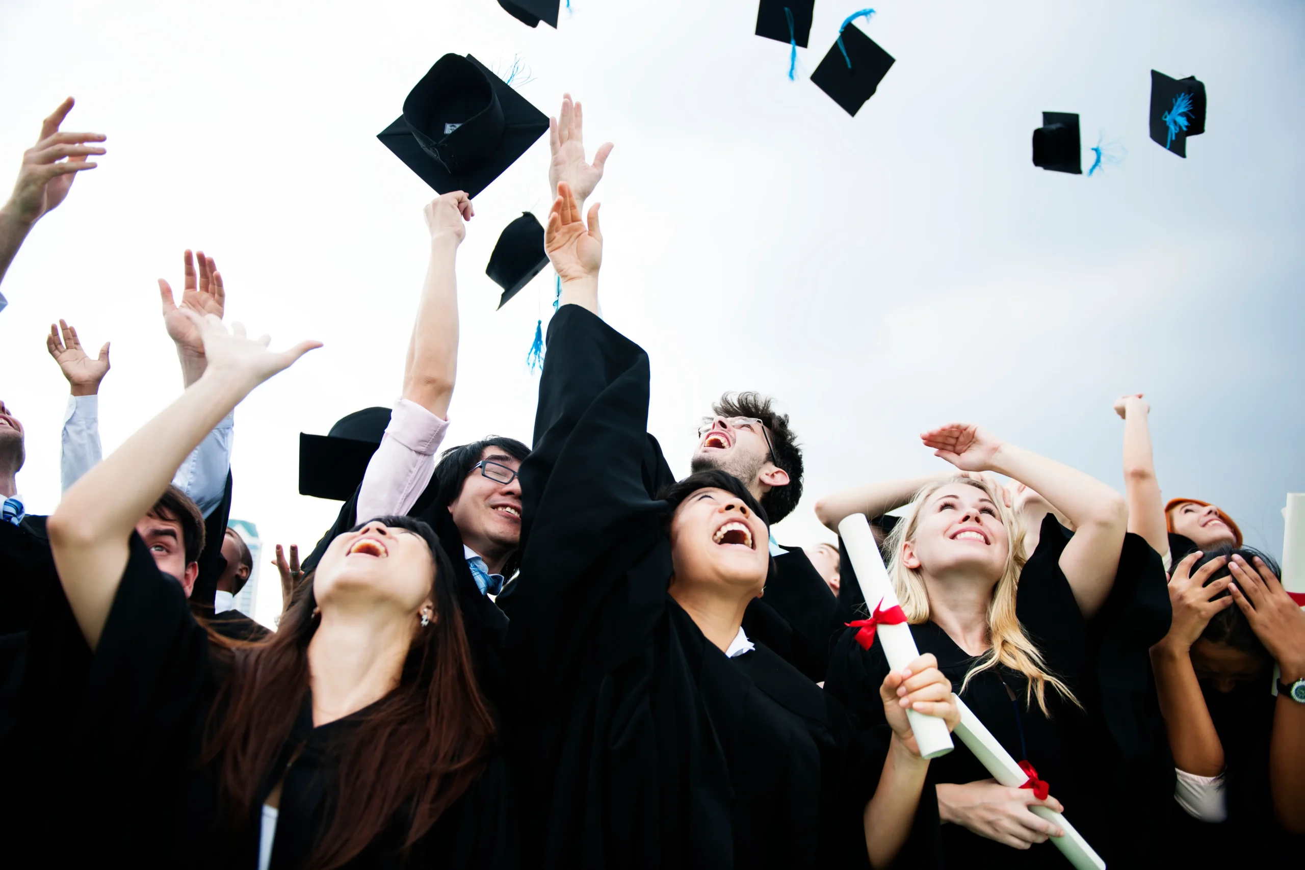 Học sinh trao đổi cùng chuyên viên tư vấn MSO Education